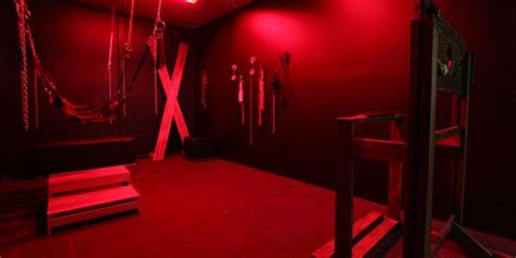 swingers club brisbane